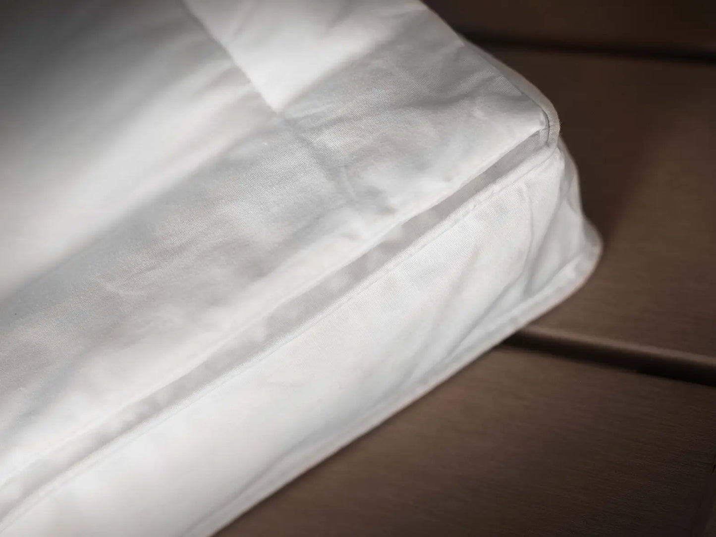 Zipped cotton protection for feather mattress topper