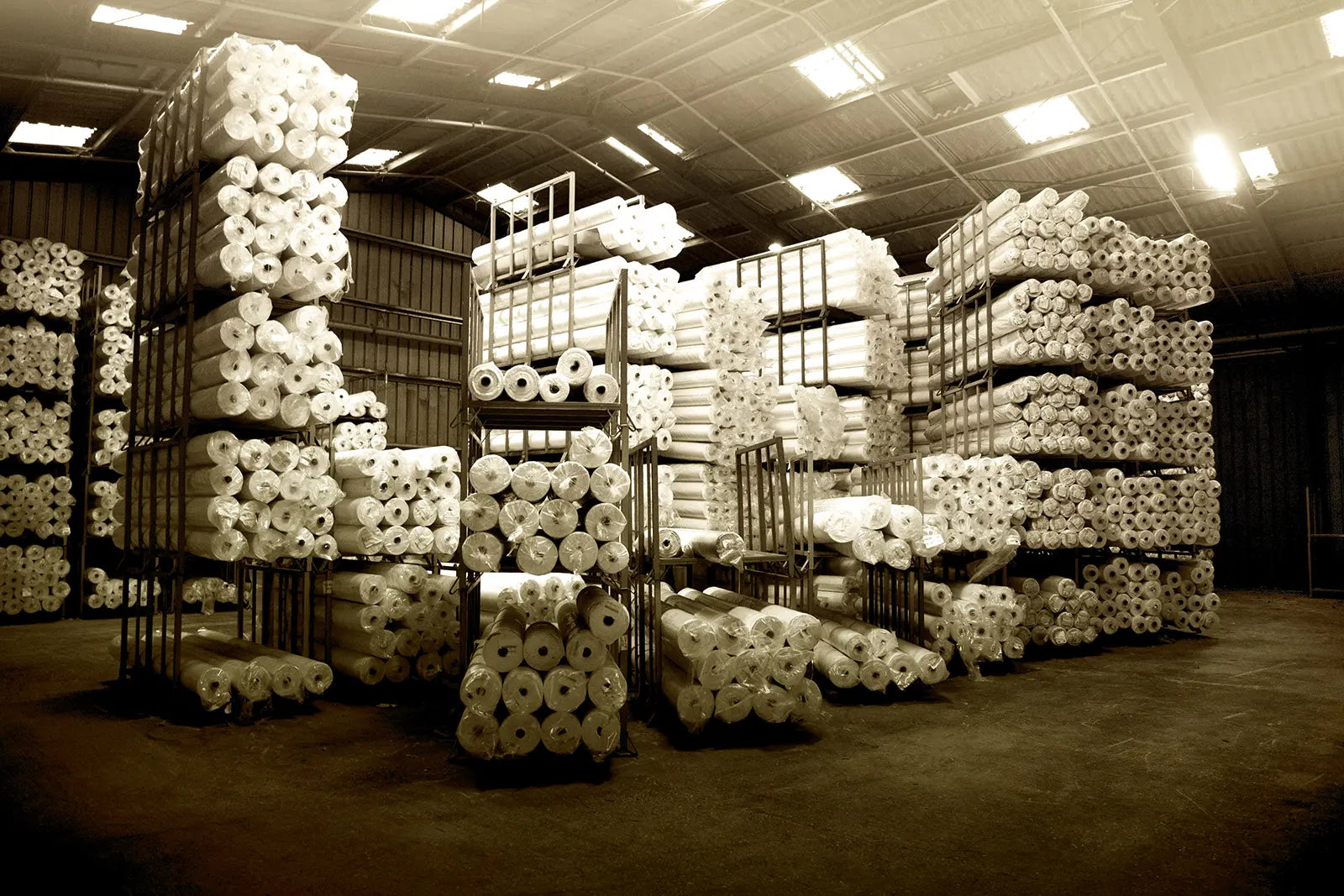 Stock de rouleaux de tissu de coton blanc 